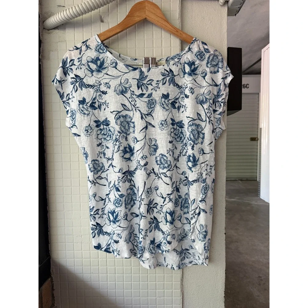 Cynthia Rowley 100% Linen Floral Blouse Large Blue White Cap Sleeve - Picture 2 of 8
